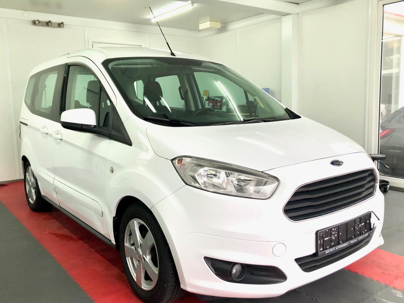 Ford Tourneo Courier Trend * Beschädigungen *