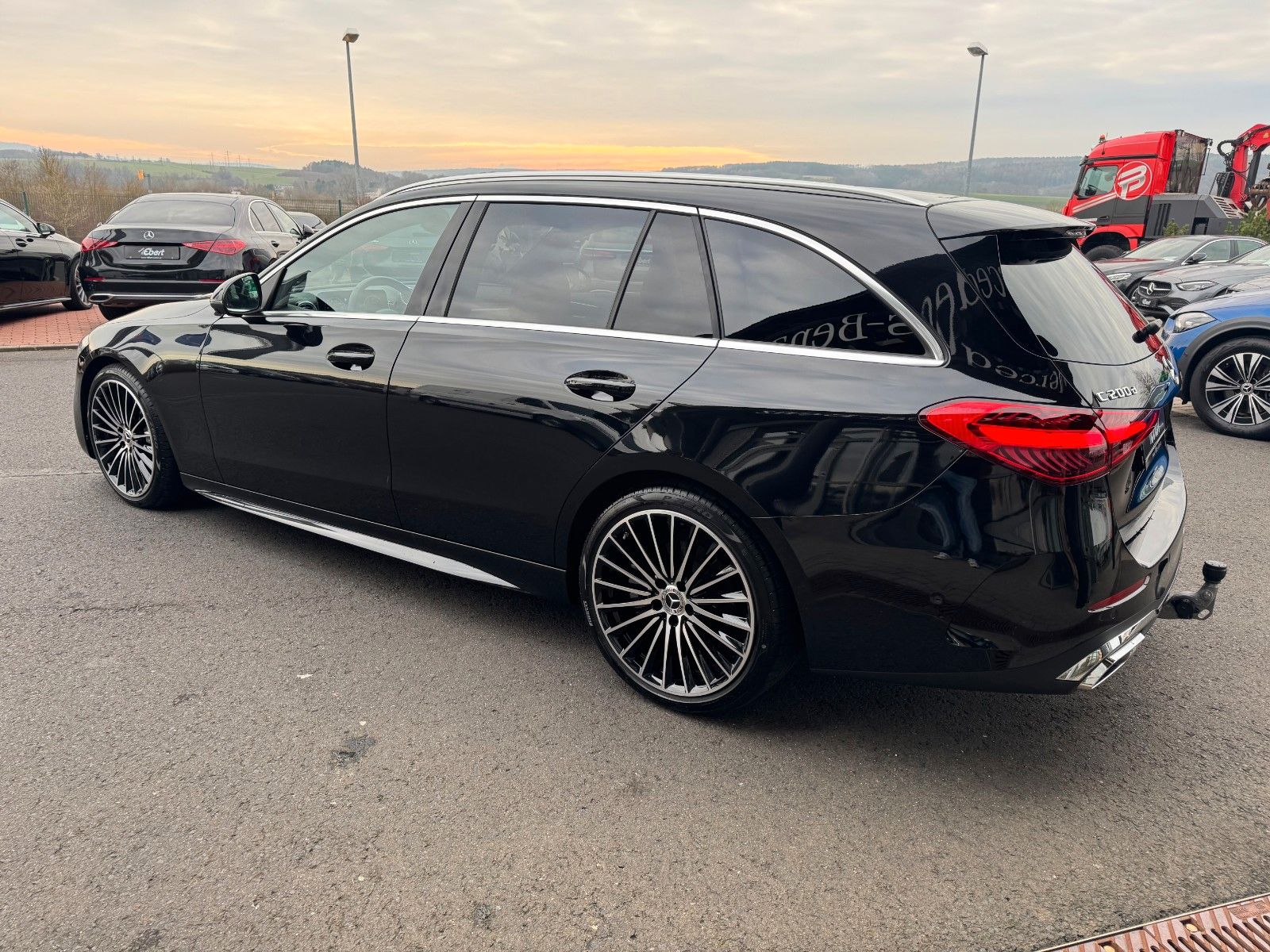 Fahrzeugabbildung Mercedes-Benz C 200d T AMG+Pano+AHK+Distr+Digital+360