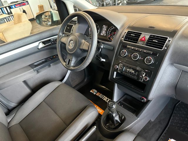 MYAUTOCENTER – Gebraucht- und Jahreswagen mit Werkstattservice in Pfaffenhofen Volkswagen Touran *7-SITZER*TÜV 827*2-ZONEN*PDC*DACHRELING