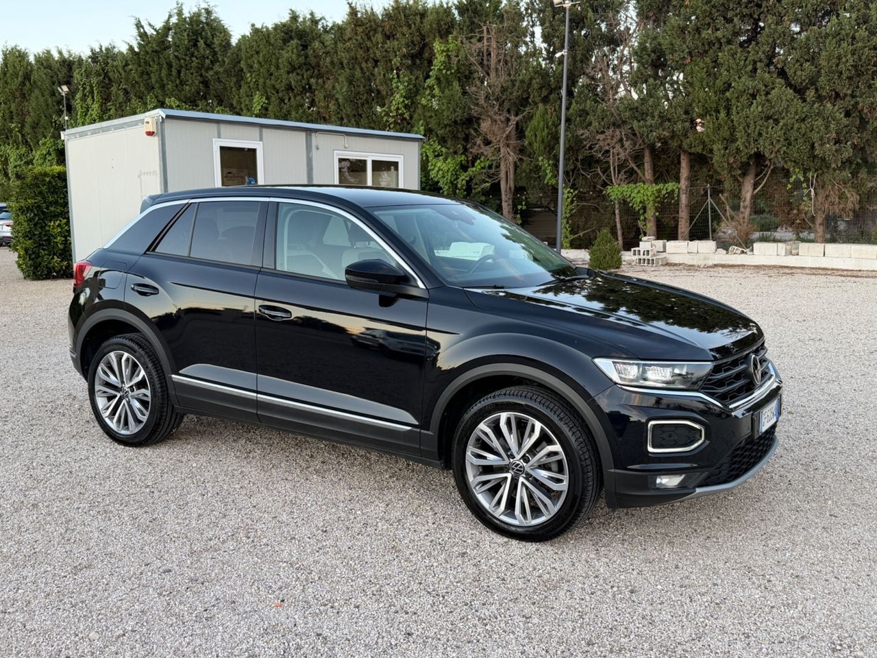 Volkswagen T-Roc 2.0 TDI SCR 150 CV Sport BlueMo imagem 2