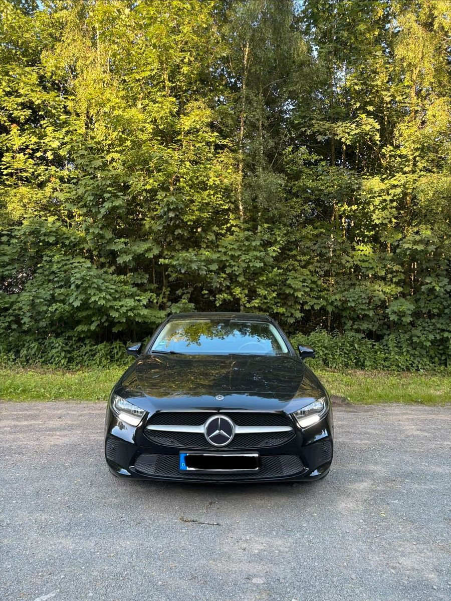 MERCEDES-BENZ Mercedes Benz A200