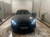 Mercedes-Benz C200 - schwarze Mercedes-Benz 200
