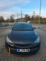 Opel Astra J GTC OPC Line | Vollausstattung - Opel Astra mit Diesel-Antrieb: Sportwagen