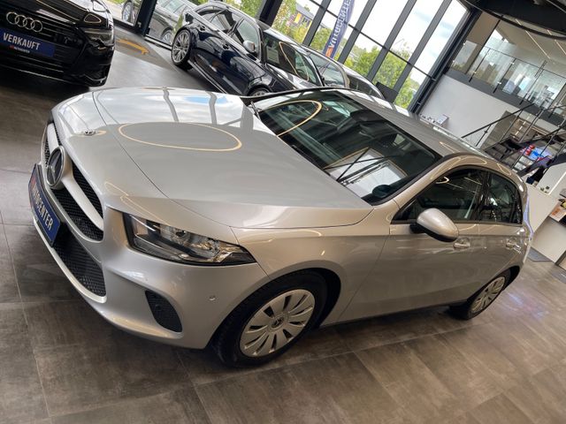Mercedes-Benz A 200 A -Klasse *NAVI*PDC*SPURASSIST*TEMPOMAT*