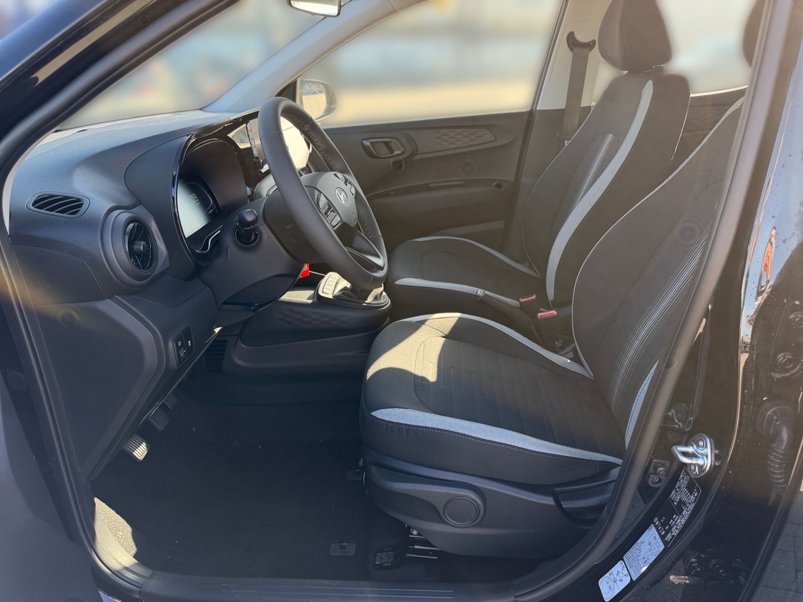 Fahrzeugabbildung Hyundai i10 1.0 Select Navi Kamera