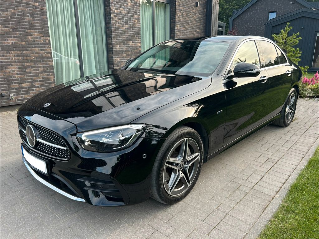 Image of Mercedes-Benz E 300