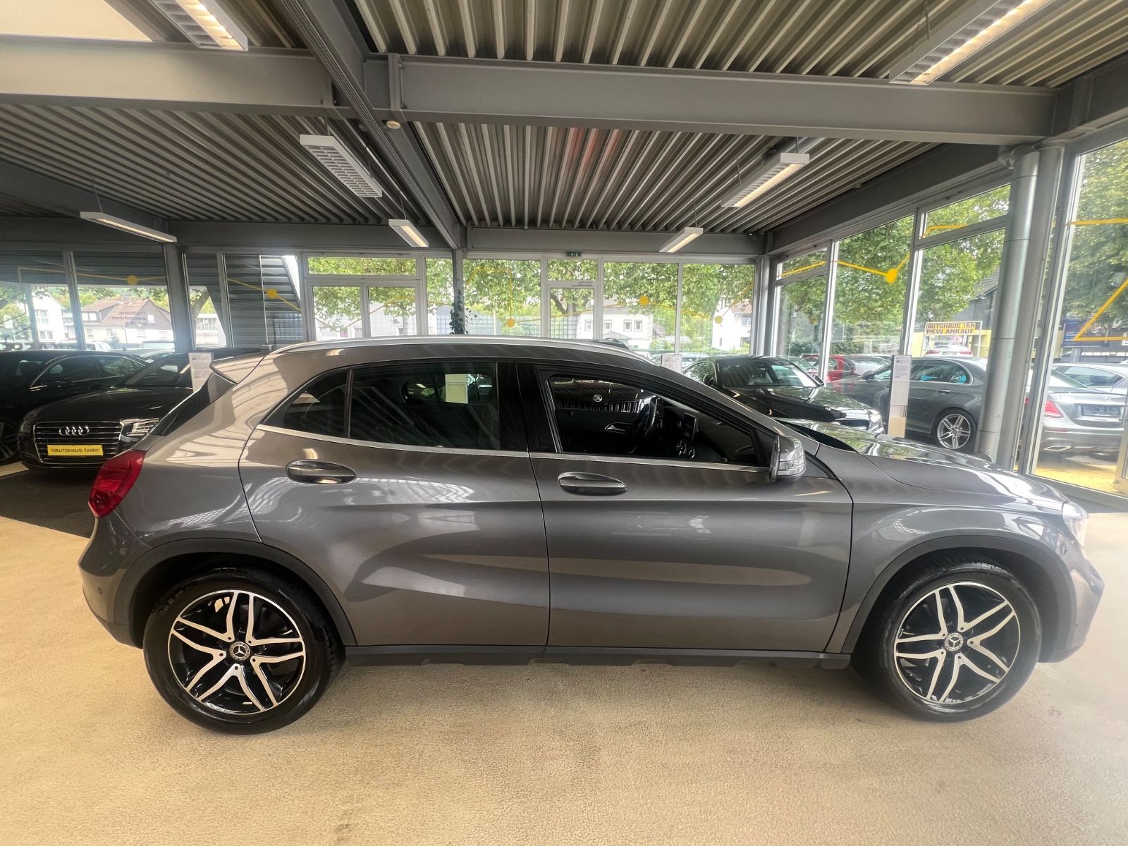 Fahrzeugabbildung Mercedes-Benz GLA 200 * SPORT-LINE URBAN * 1.HAND *