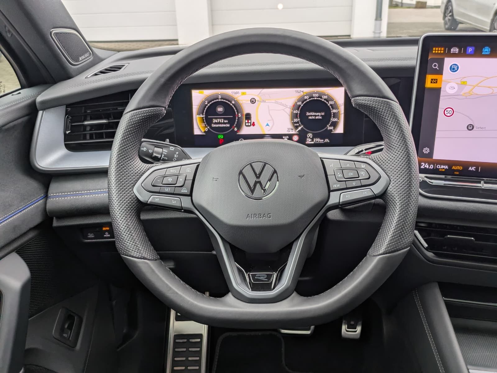 Fahrzeugabbildung Volkswagen Tayron 2.0 TDI 4M R-Line BLACK*7Si*MATRIX*PANO