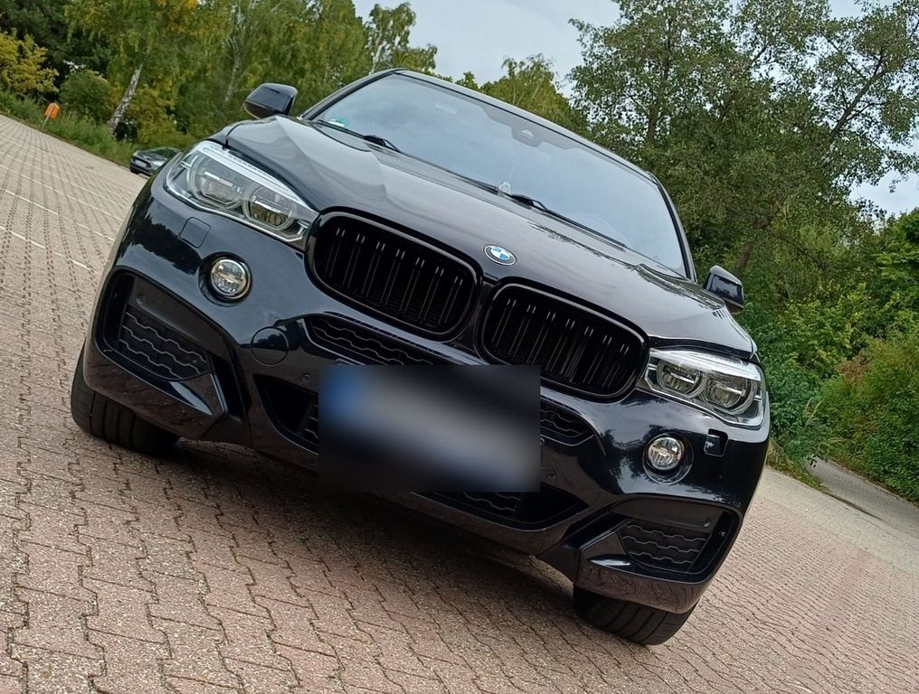 Image of BMW X6 M