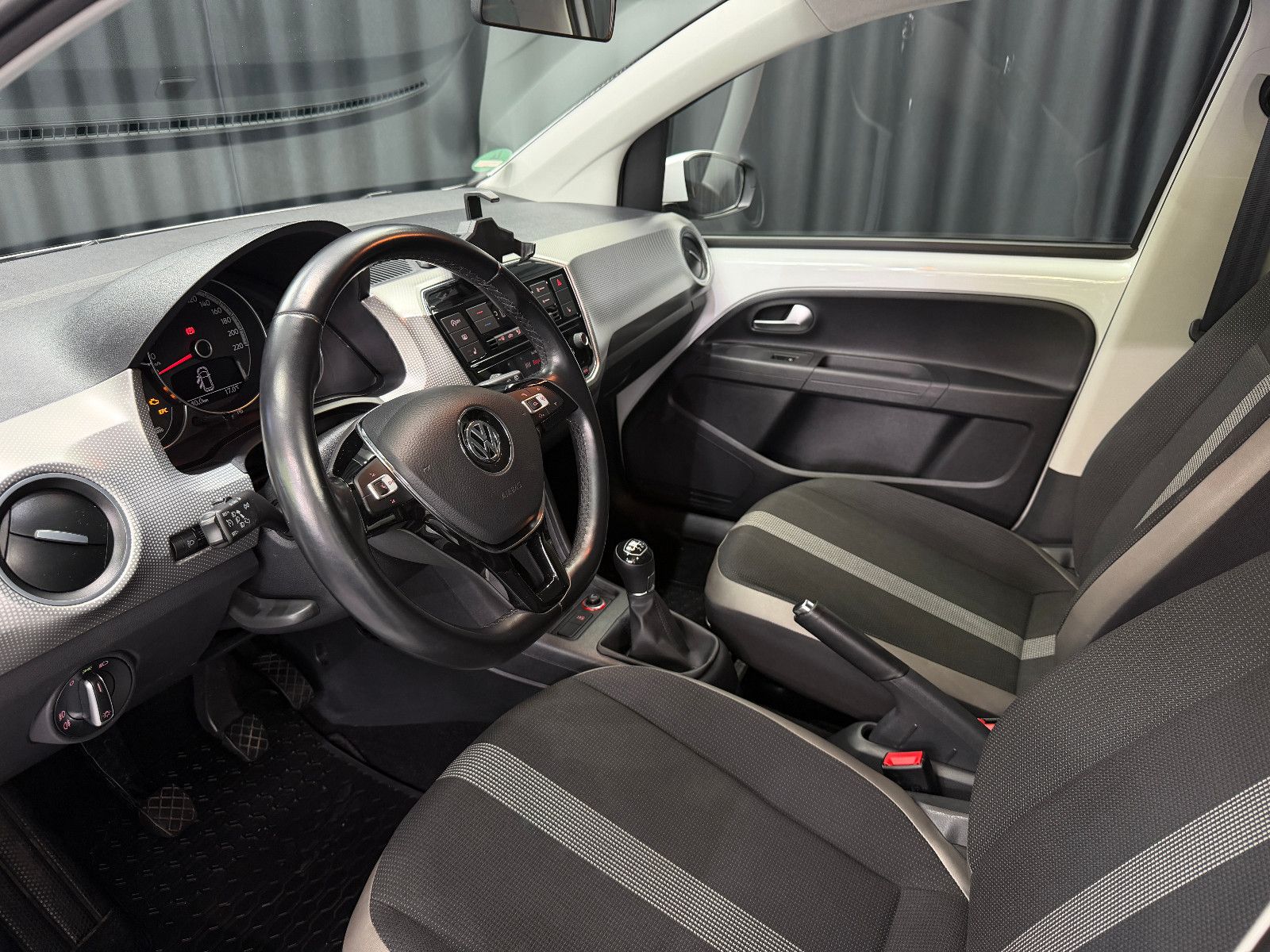 Fahrzeugabbildung Volkswagen up! high up! |KLIMA|PDC