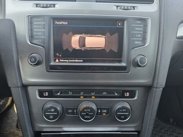 Volkswagen Golf - 6