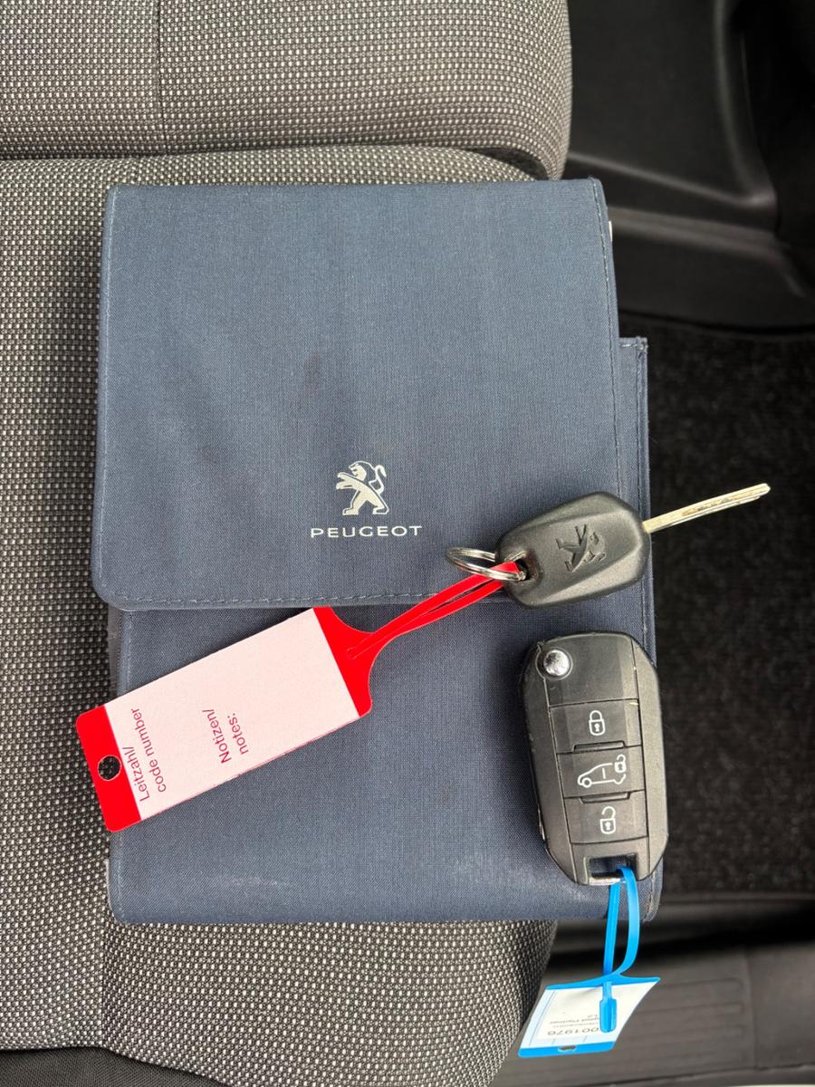 Peugeot Partner Grip L2 / 3 Sitzplätze