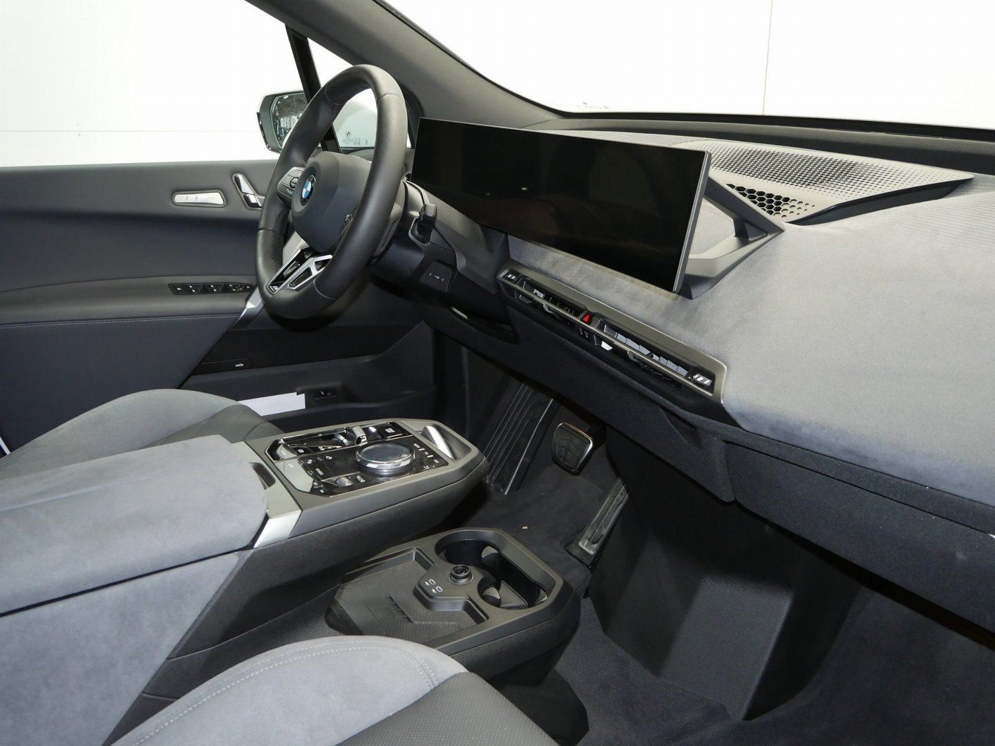 Fahrzeugeinzelansicht 9 Fahrzeugabbildung BMW iX xDrive45 |Multifunktionssitze |Luftfederung |