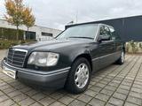 Mercedes-Benz 250TurboDiesel/2.HAND/Automatik/SSD - Mercedes-Benz 250 Turbo mit Diesel-Antrieb