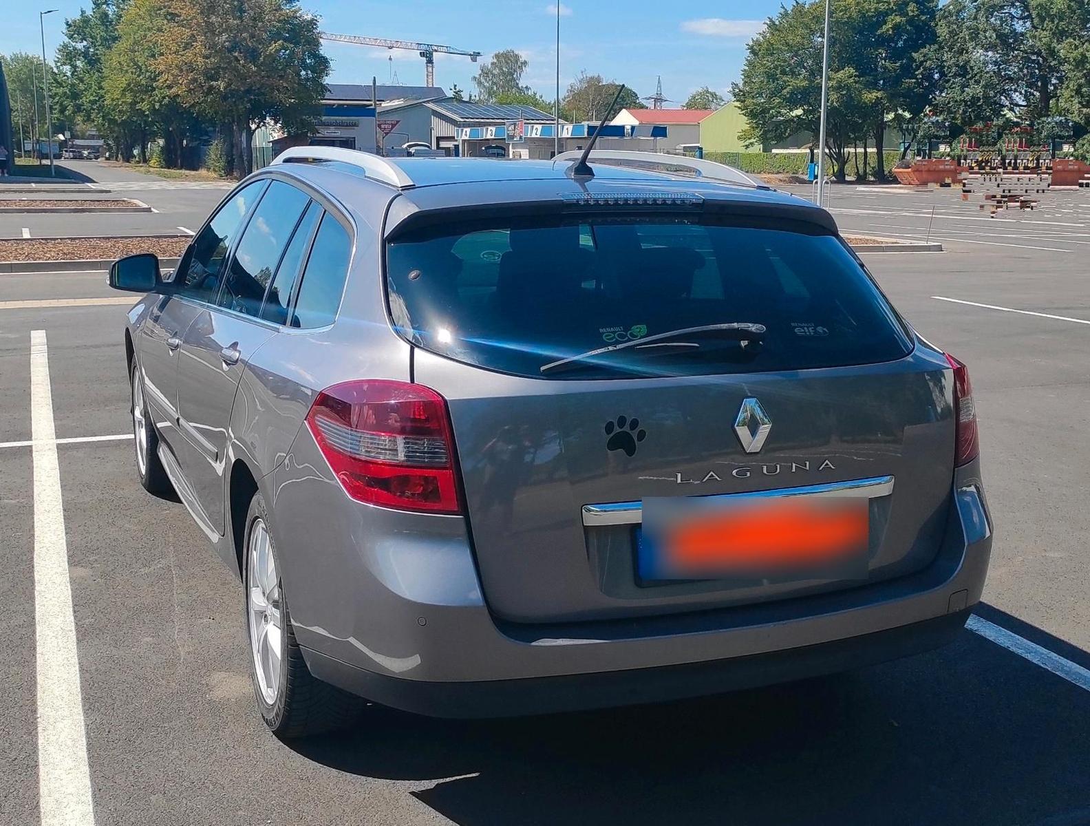 Renault Laguna 2012 — rear view