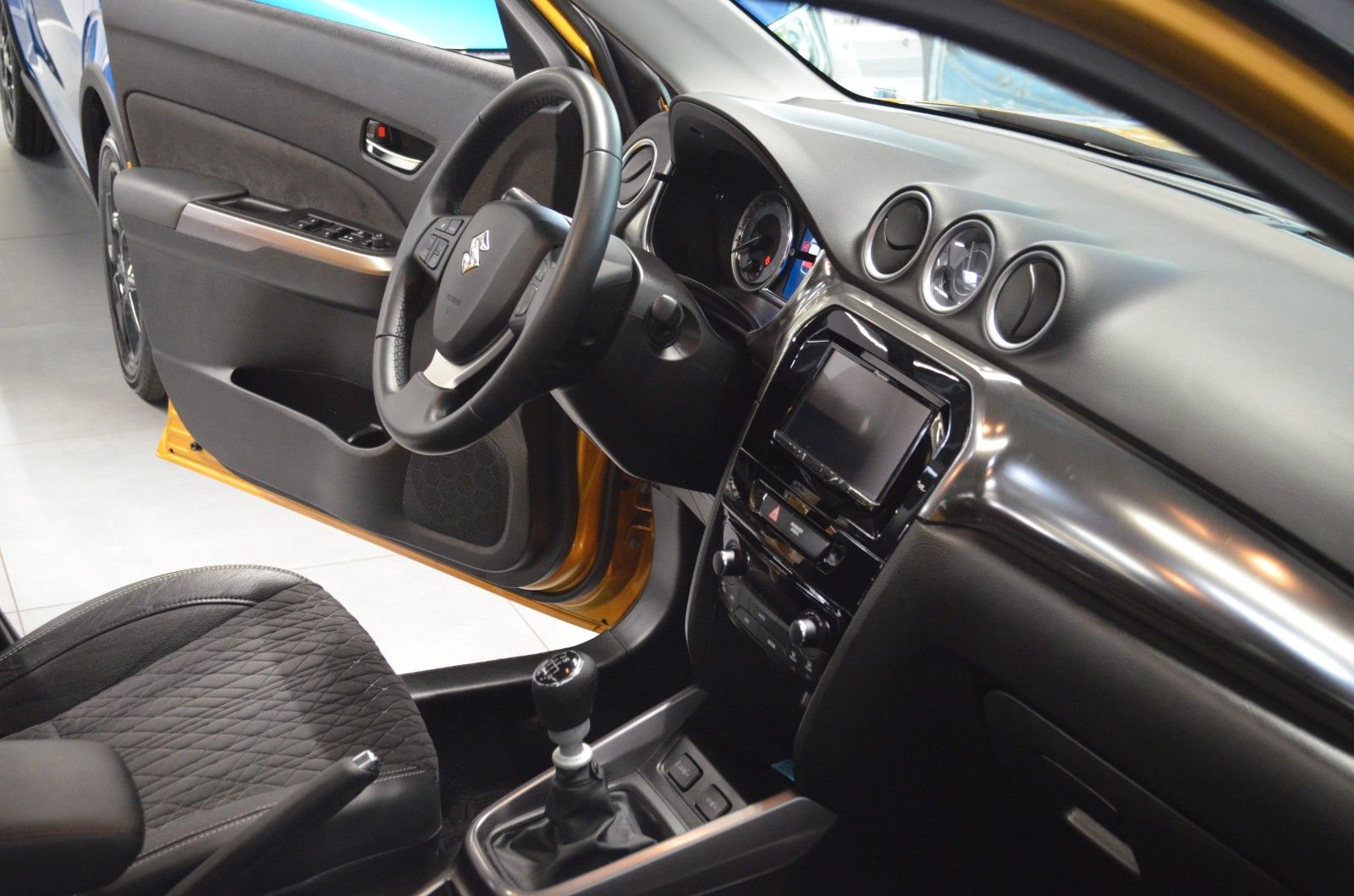 Fahrzeugabbildung Suzuki Vitara 1.4 BOOSTERJET Hybrid Comfort+ Allgrip