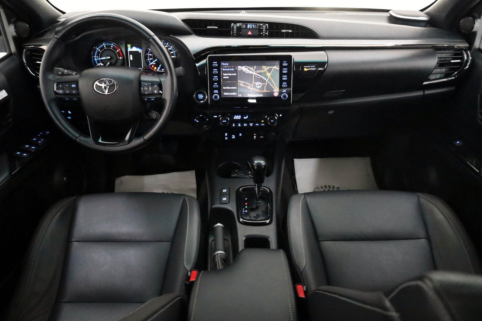 Fahrzeugabbildung Toyota Hilux 2.8 D-4D 4x4Invincible,Leder,ACC,Rollo,AHK