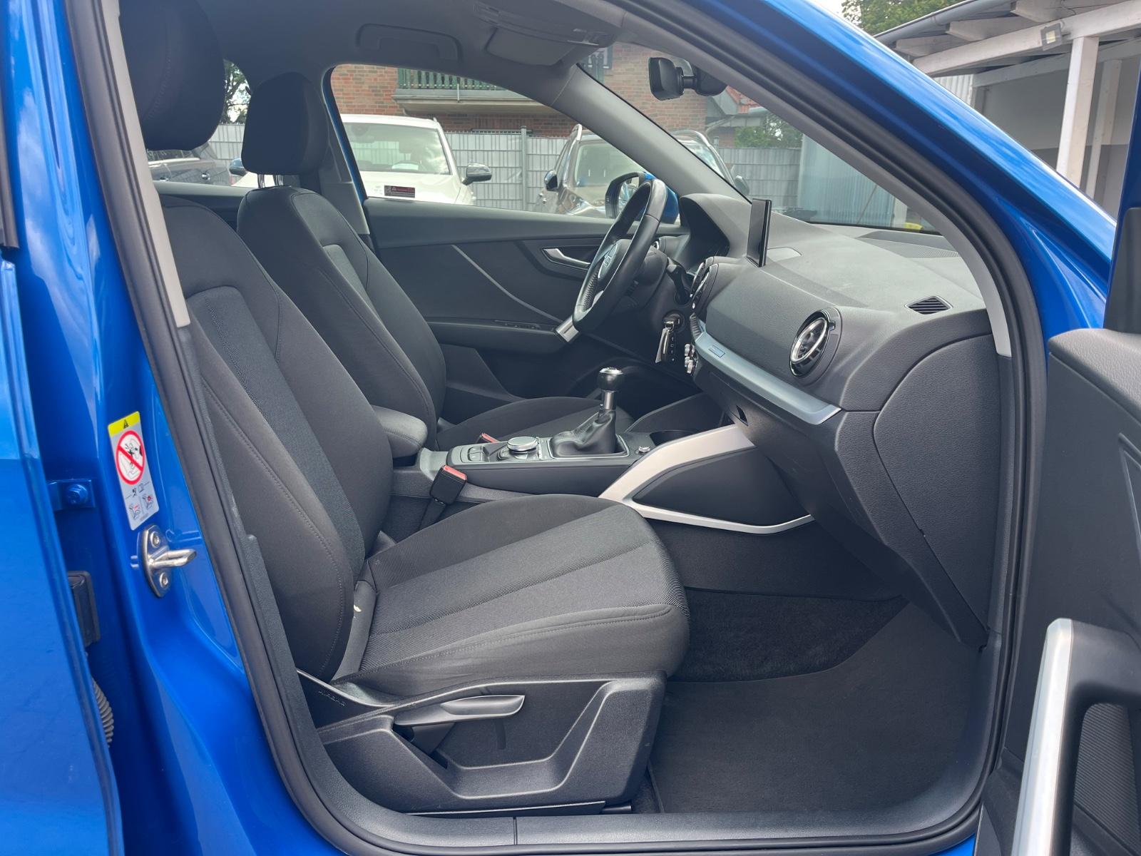Audi Q2  sport basis Sitzheizung Bluetooth USB Navi