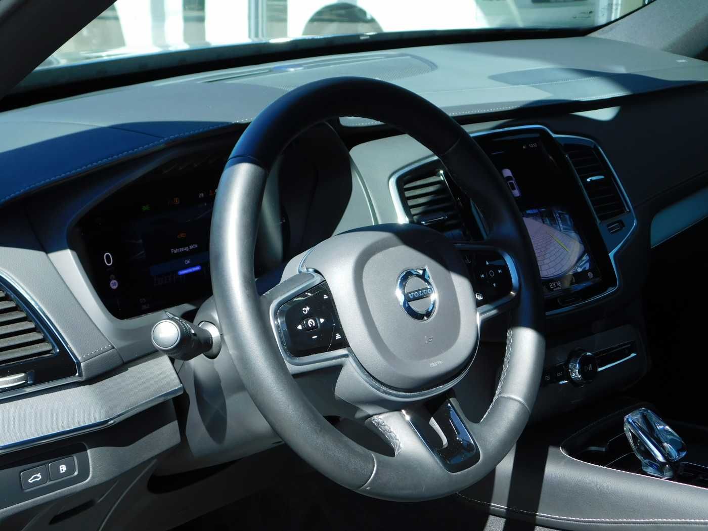Fahrzeugabbildung Volvo XC90 Plug-In-Hybrid T8 AWD Recharge Plus Bright