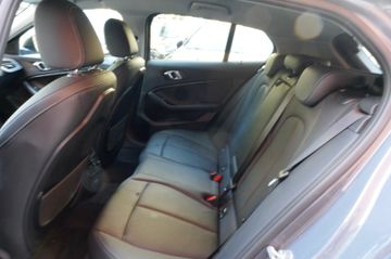 Fahrzeugabbildung BMW 120 1 Limousine 120 d xDrive Sport Line