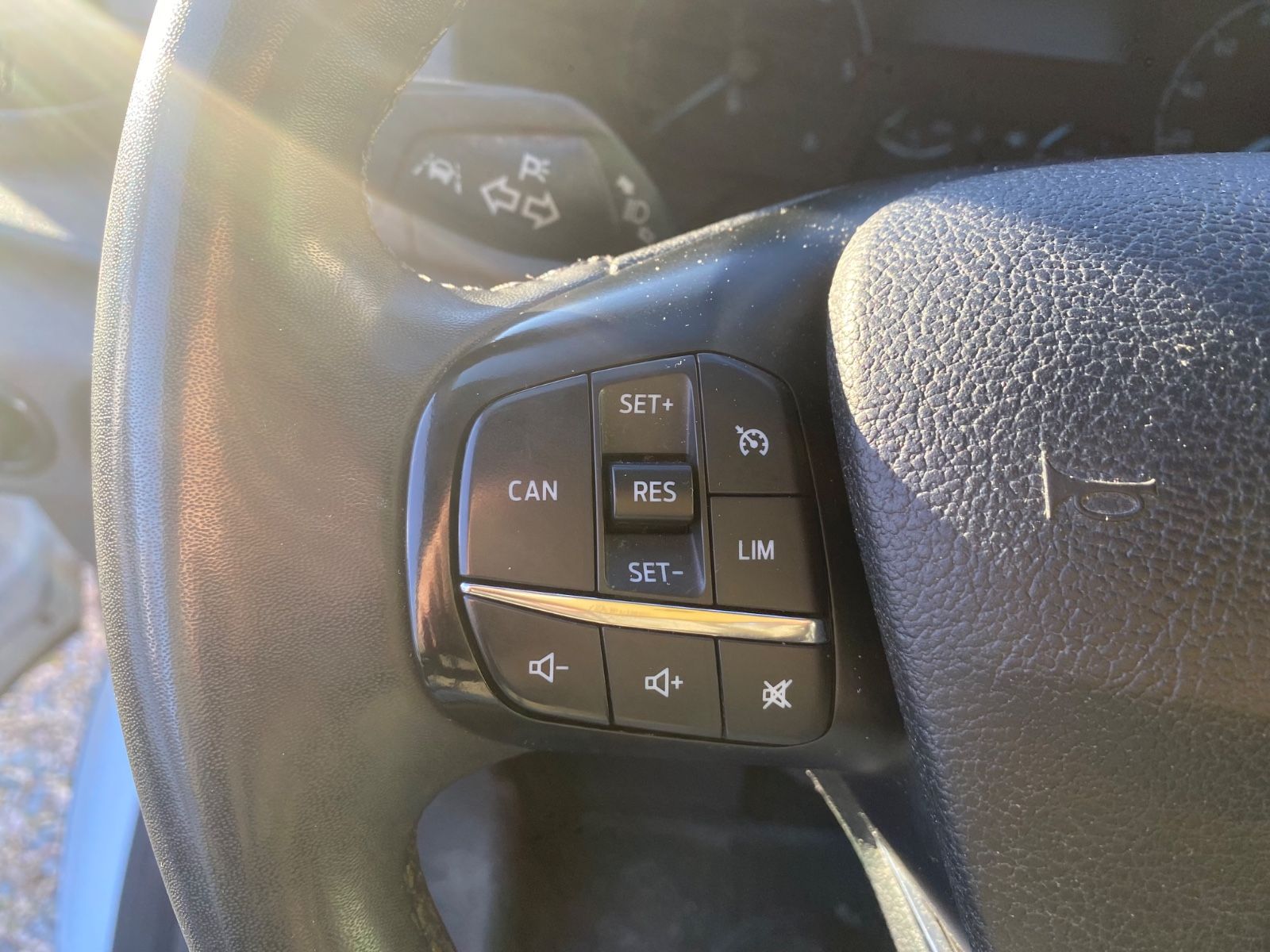 Fahrzeugabbildung Ford Transit Pritsche 350 L3 Einzelkabine Trend,AHK