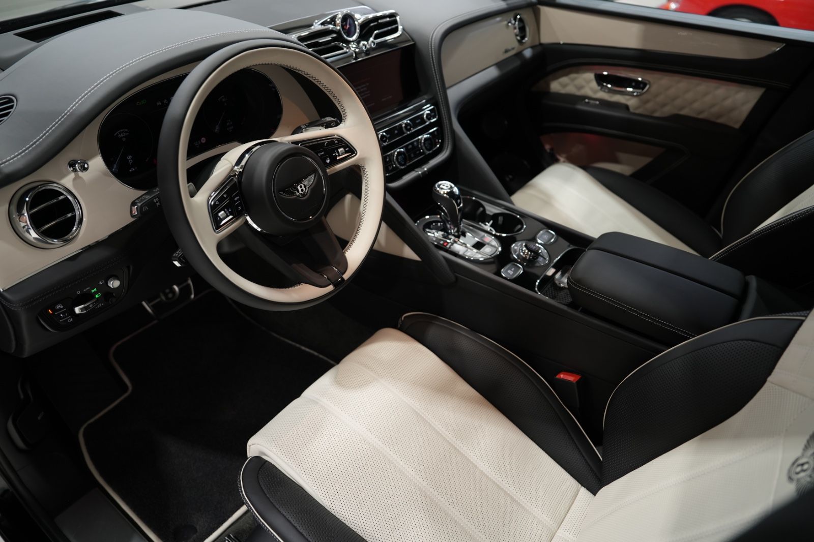 Fahrzeugabbildung Bentley Bentayga * Azure V8 * VOLL