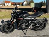 Triumph Trident 660, 03/2025, 2.600 km, Schwarz - TRIUMPH 600