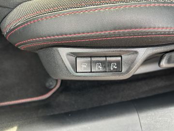 Fotografie des Peugeot 308 SW GT-LineSitzh M+S AHK PANO Massagesitze