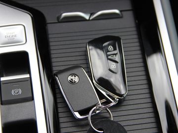 Volkswagen Passat Variant 2.0 TDI neues Modell Elegance