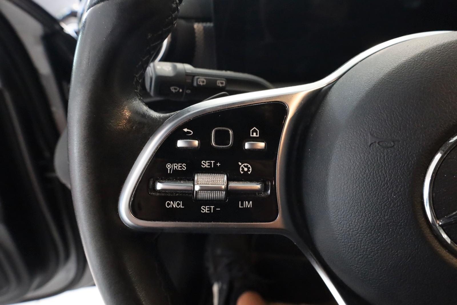 Mercedes-Benz A 250e Sportpaket,LED,Navi,MBUX,Temp,PDC,SHA,F1