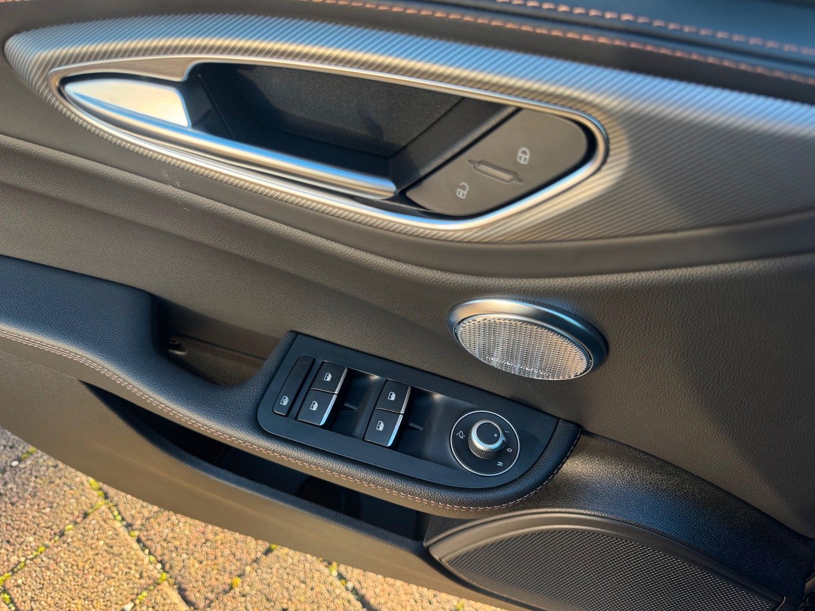 Fahrzeugabbildung Alfa Romeo Giulia INTENSA 280PS AT8 Q4 LEDER GLASDACH KAMER