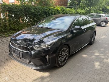 KIA pro cee'd / ProCeed - 1