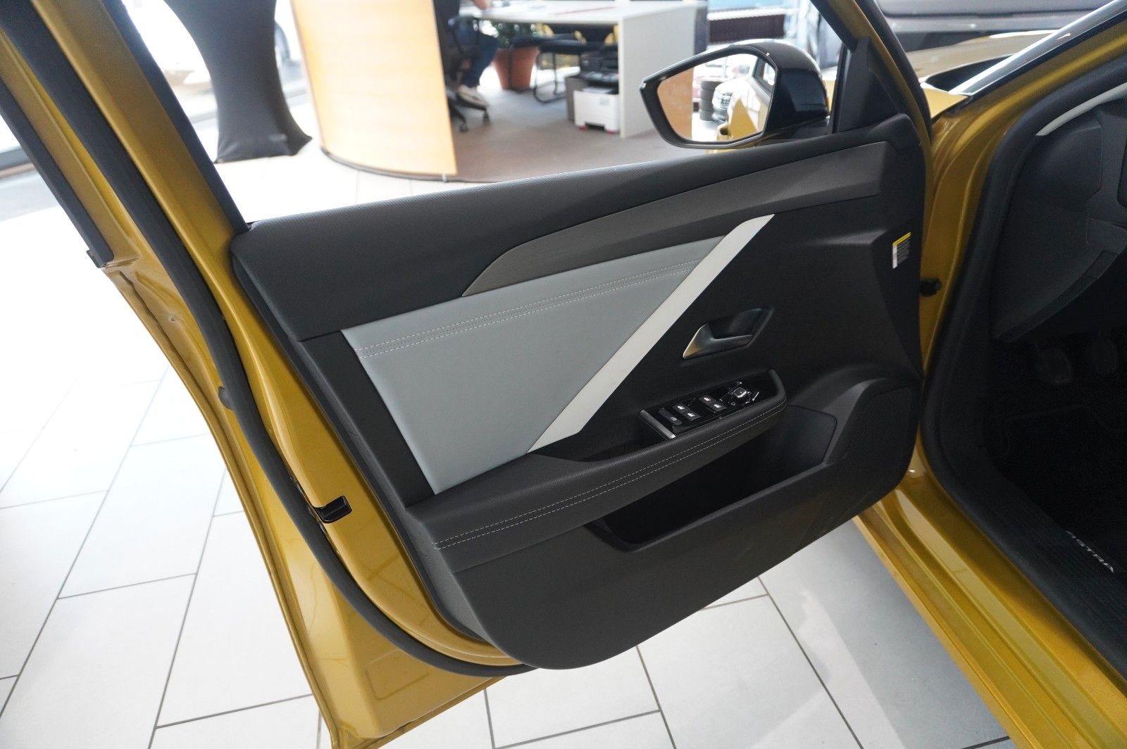 Fahrzeugabbildung Opel Astra L Lim. 1.2T ELEGANCE NAVI/LED/KAMERA/SPORT