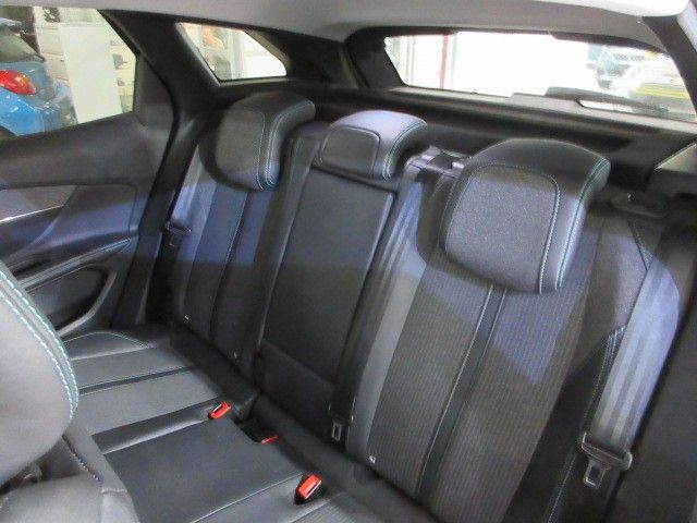 Fahrzeugabbildung Peugeot 3008 Allure Pack 1.2T LED/NAVI/PDC/R'CAM/DAB