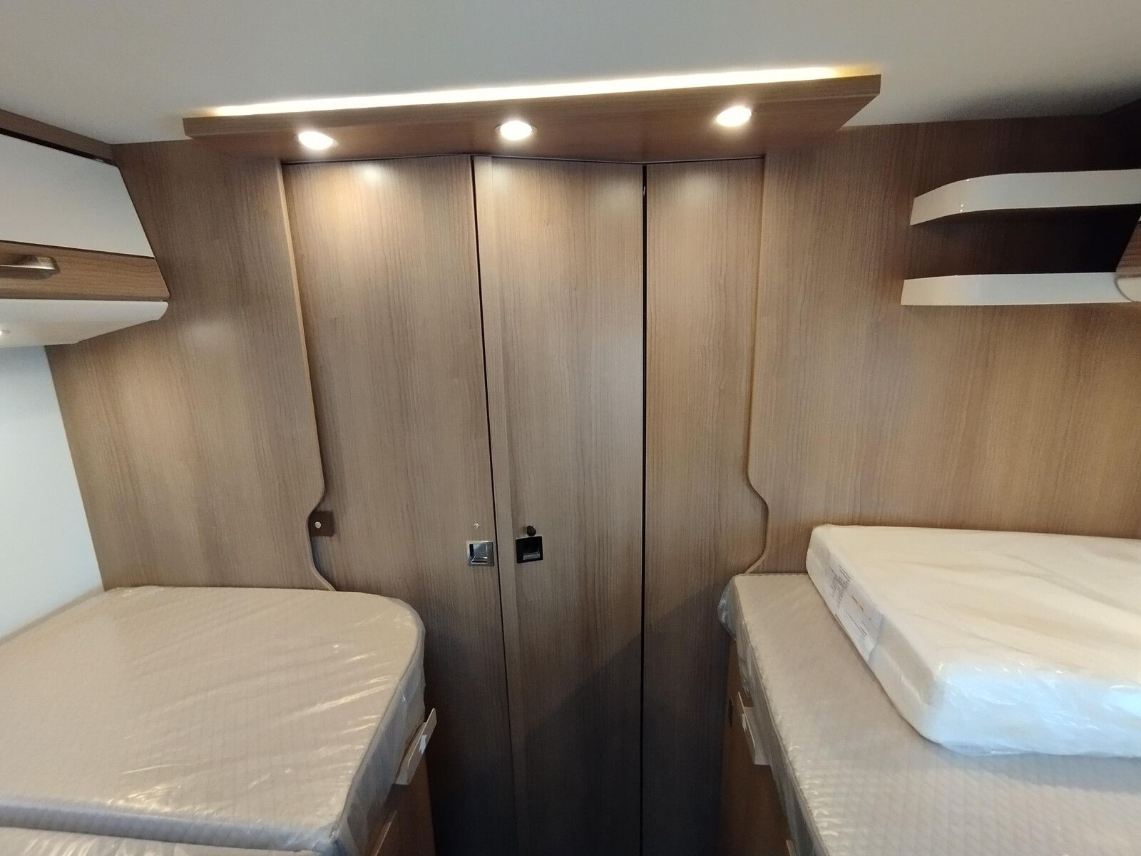 Fahrzeugabbildung Malibu T 490 RB LE comfort Mercedes,Distronic,LED,Autom