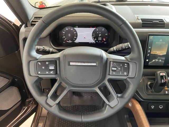 Fahrzeugabbildung Land Rover Defender 130 D300 X  Standheizung & Acht Sitze
