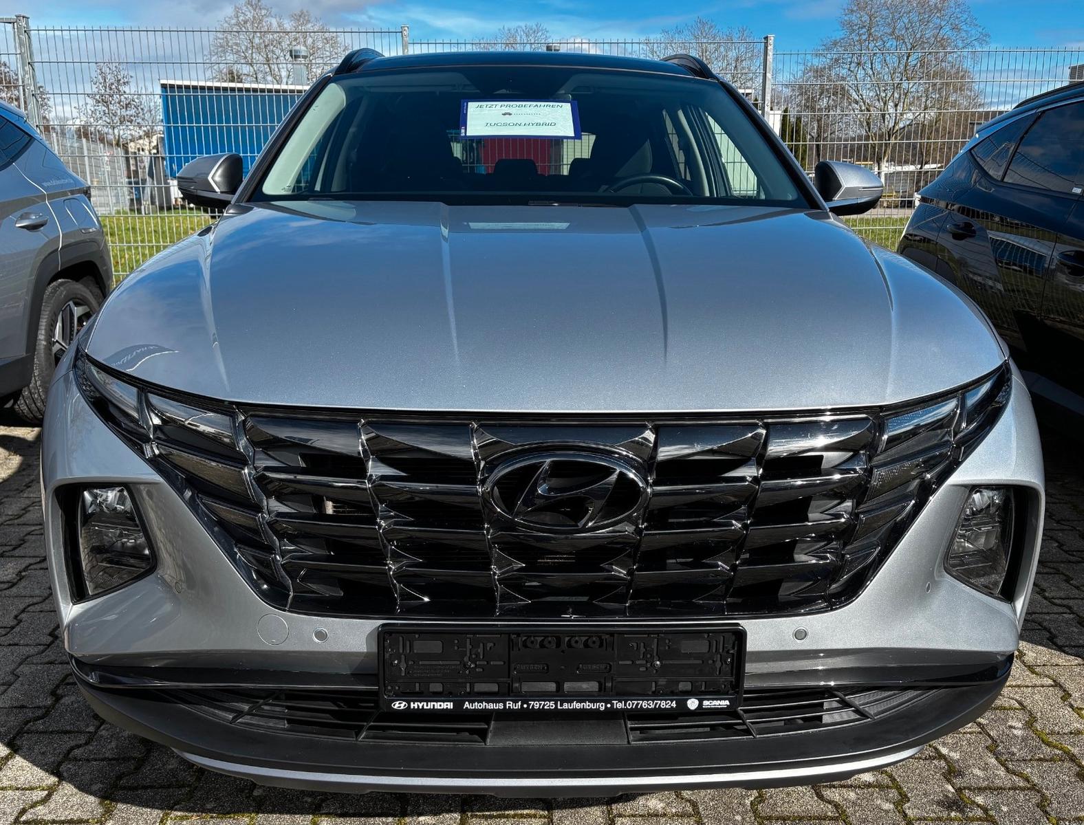 Hyundai Tucson Trend Hybrid 2WD