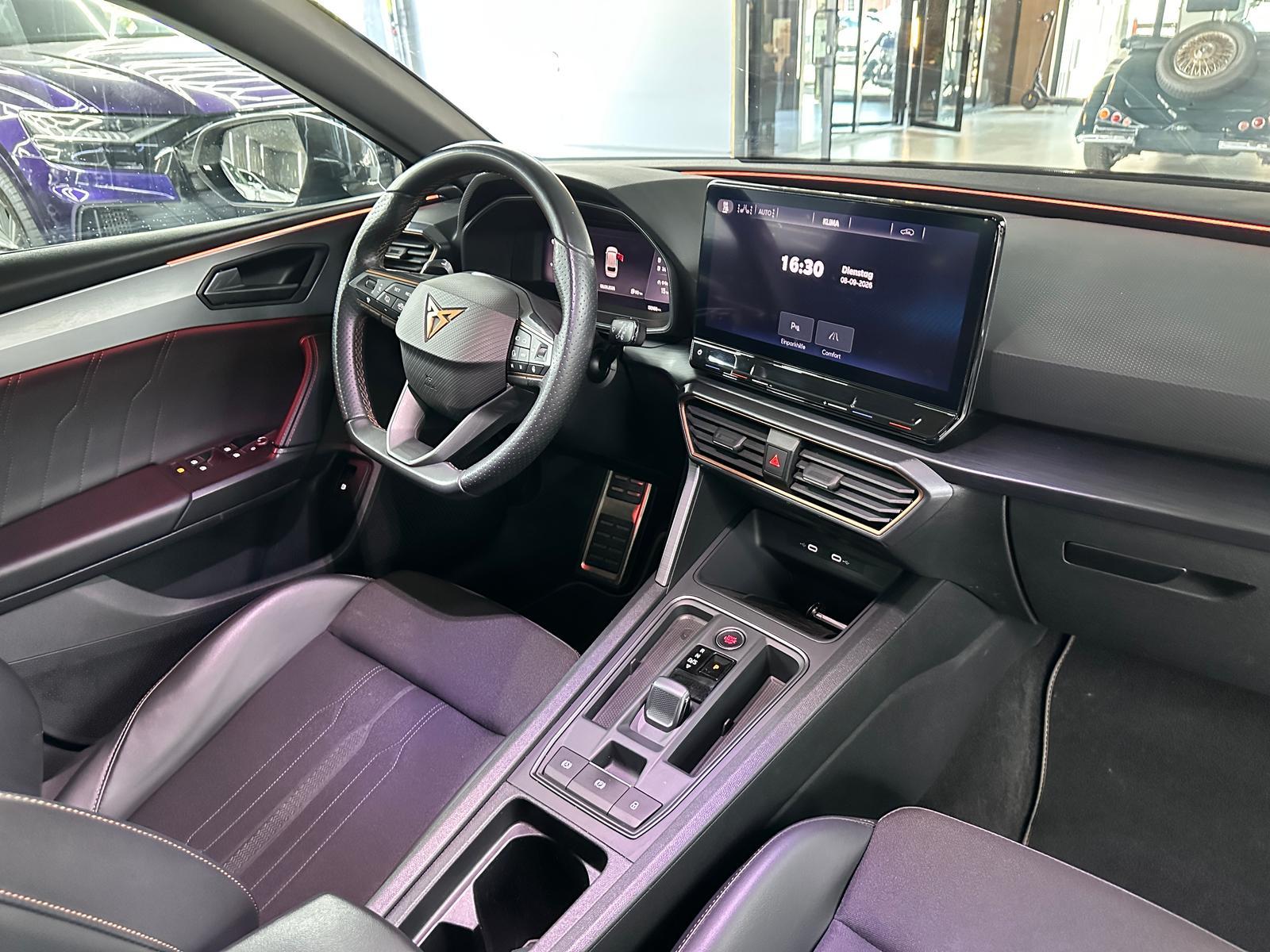 CUPRA LEON SPORTSTOURER E-HYBRID 204ch DSG - ATTELAGE PIVOTANT - COCKPIT NUMÉRIQUE - ACC - CAMÉRA DE RECUL - SIÈGES CHAUFFANTS