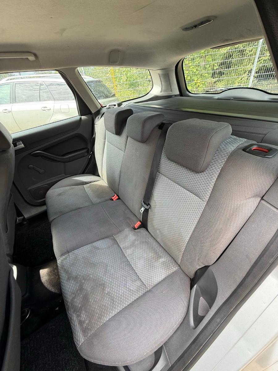 Ford Focus 2006 — photo 9
