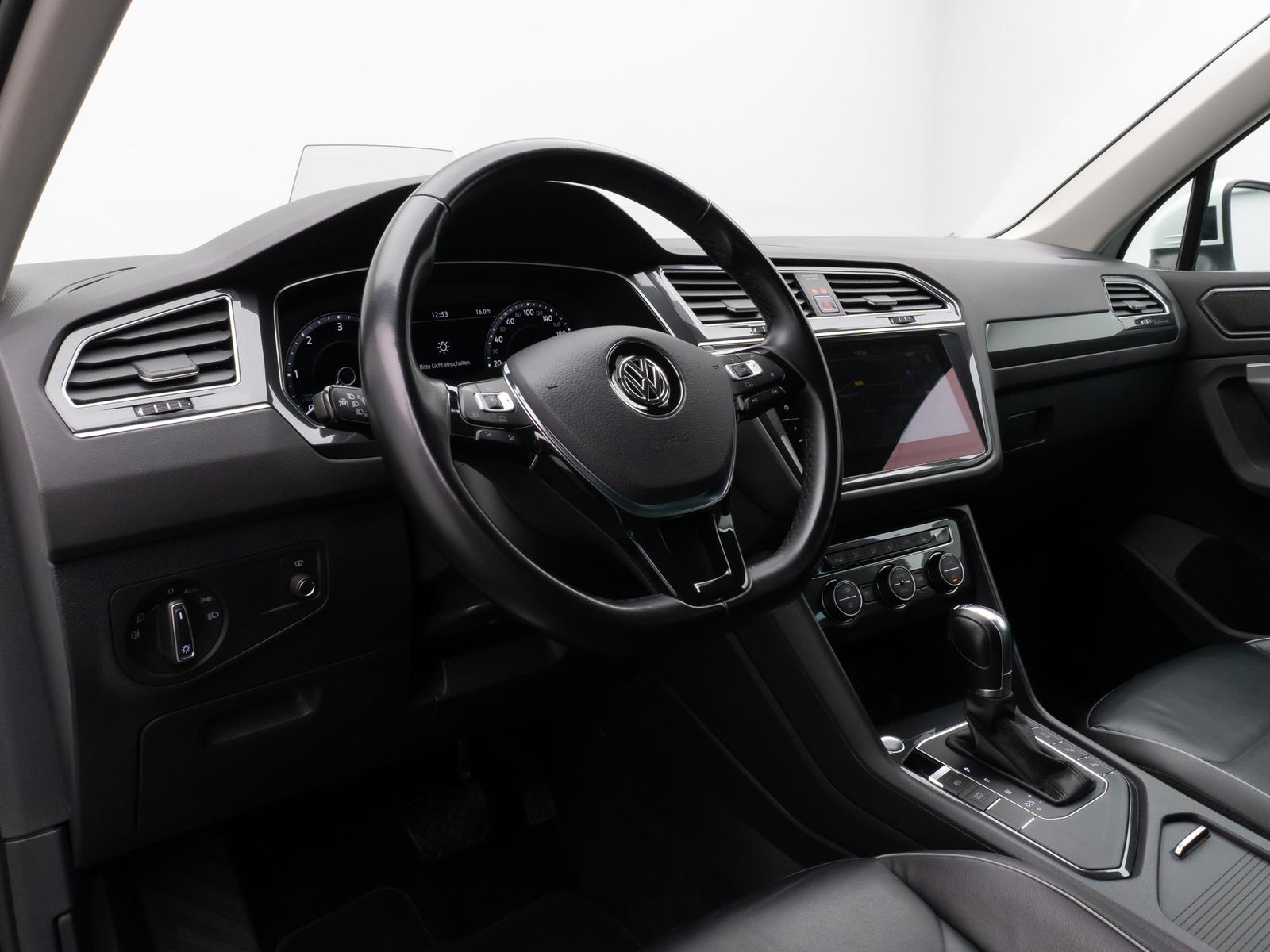 Volkswagen Tiguan Highline Kamera HUD DAB ACC LED 21Zoll