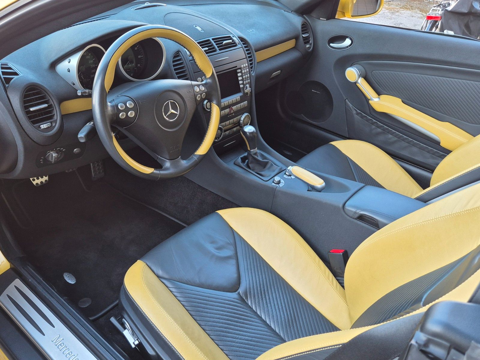 Fahrzeugabbildung Mercedes-Benz SLK 350/Komplettes Designo Fahrzeug/Jahreswagen!