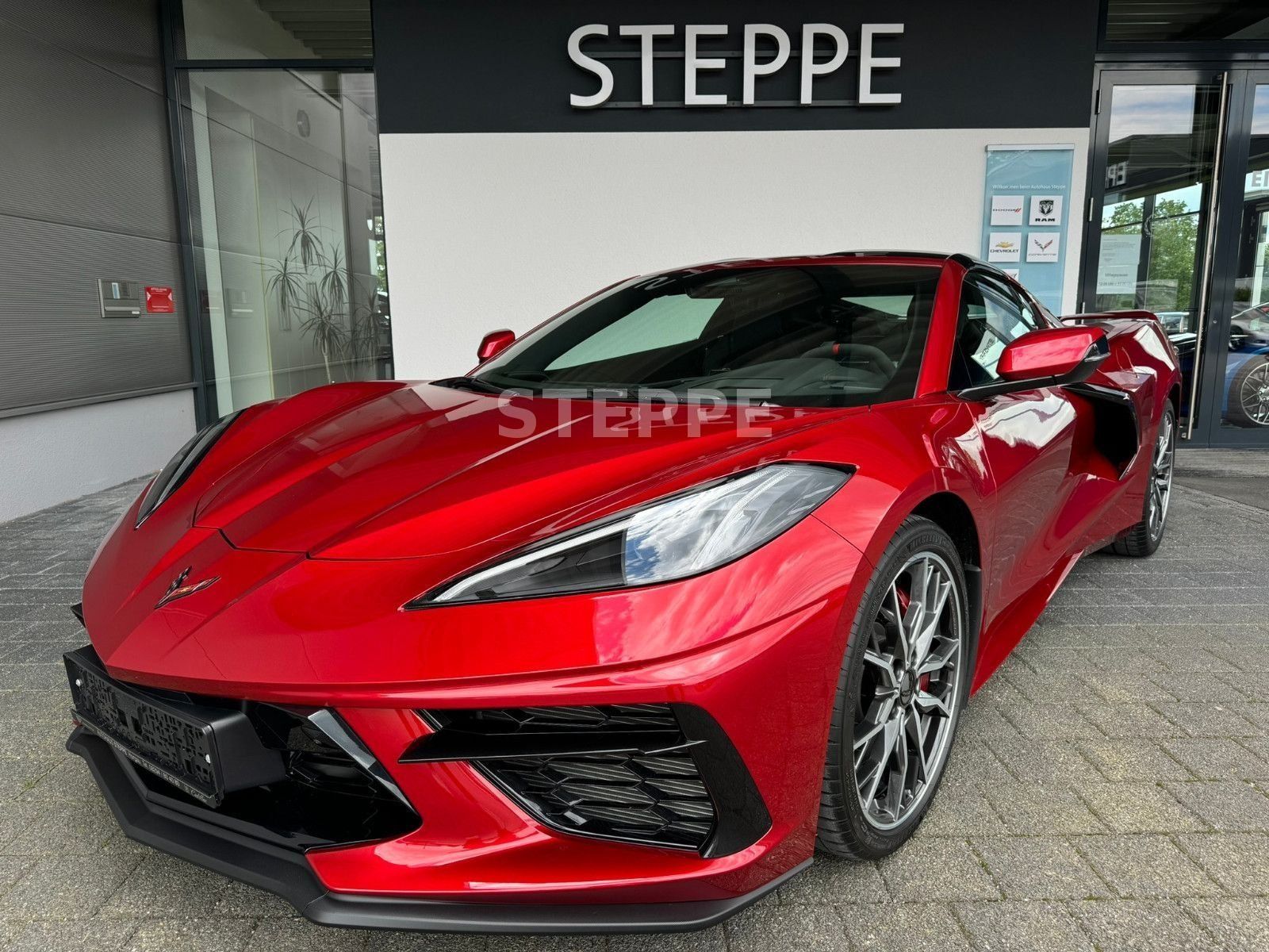 Corvette C8 Stingray Coupe 6,2 V8 3LT Europamodell STEPPE