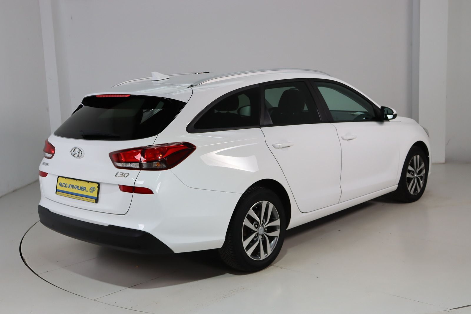 Fahrzeugabbildung Hyundai i30 T- GDi CW Family + * LED * Navi * DAB+ *