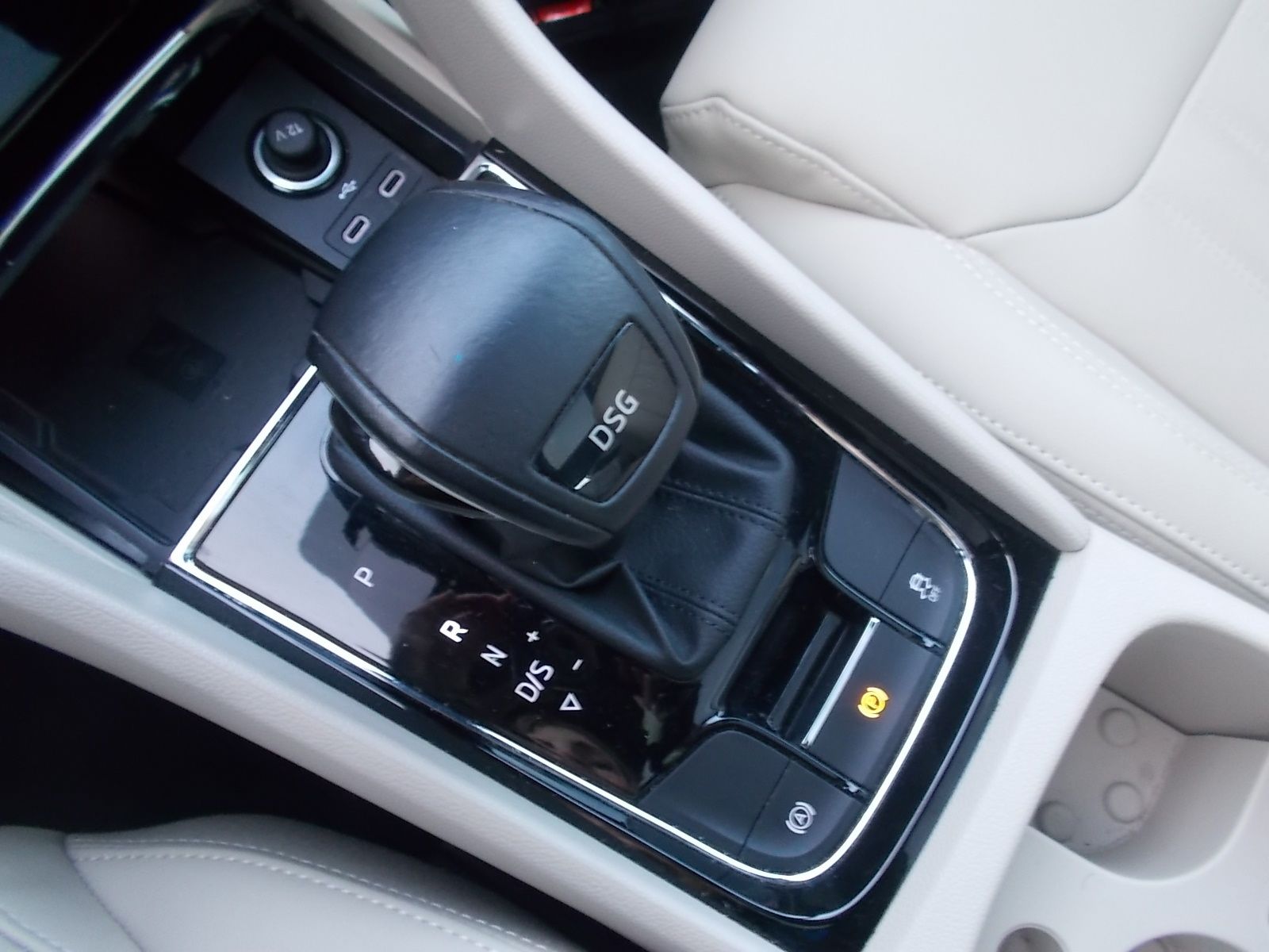 Fahrzeugabbildung SKODA Kodiaq L&K 2.0 TDI (150 PS) DSG Pano + Columbus