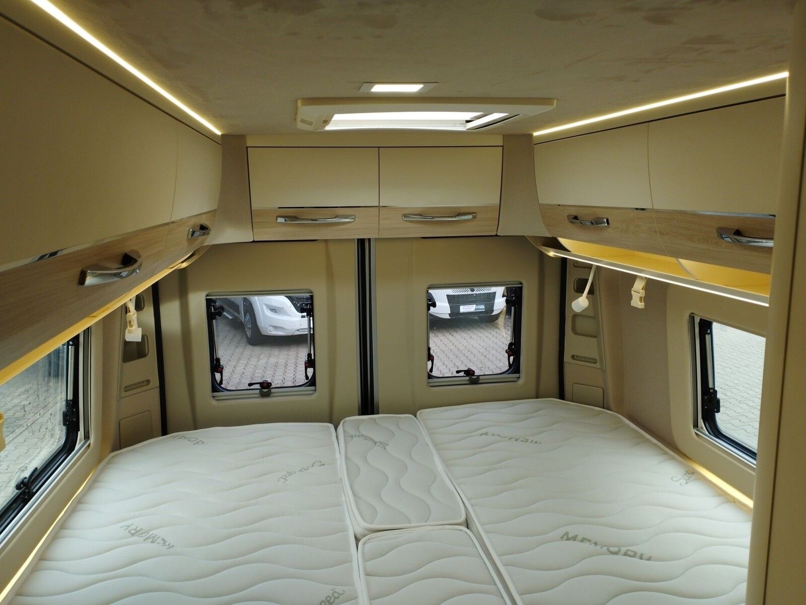 Fahrzeugabbildung Eura Mobil Van V 635 EB Automatik, 180 PS, Fahrassistenz