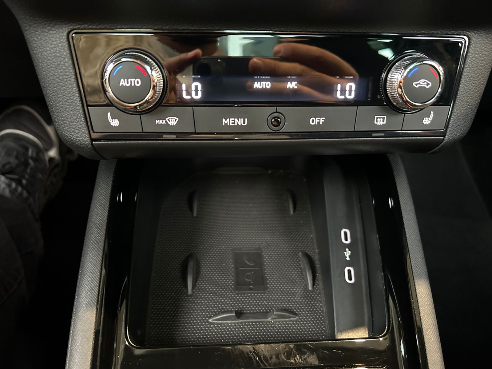 Fahrzeugabbildung SKODA KAMIQ Monte Carlo PANO LED NAVI
