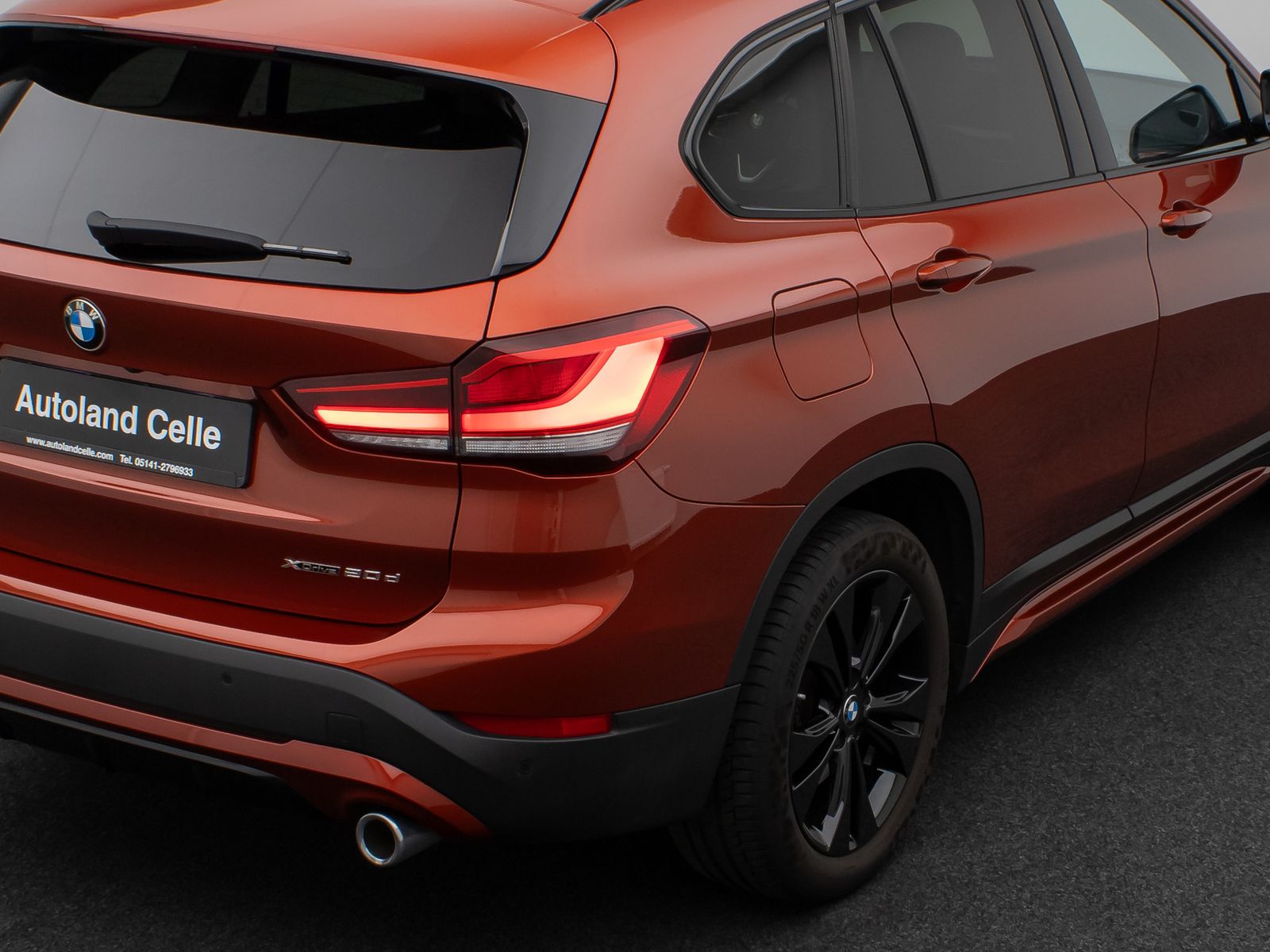 Fahrzeugabbildung BMW X1 xD20d Sport Line Panorama Kamera HUD DAB AHK