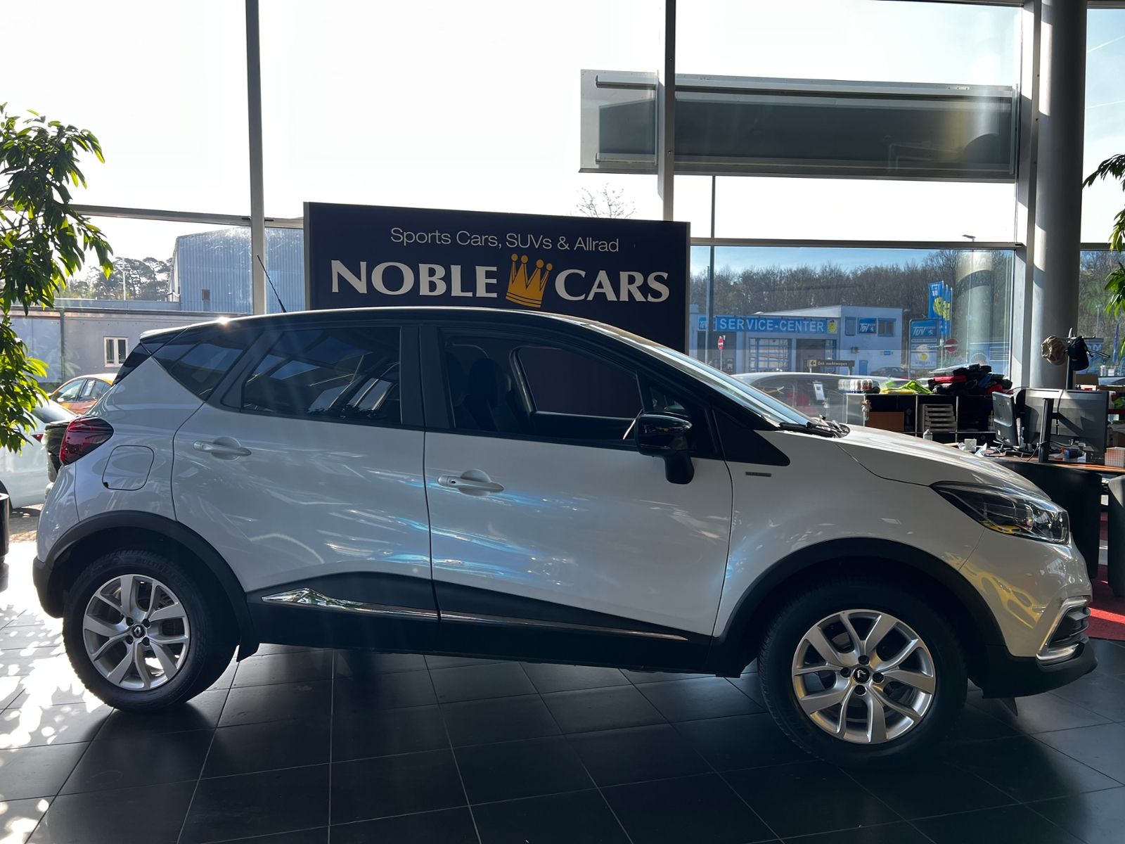 Fahrzeugabbildung Renault Captur Limited SHZ KLIMA ALU