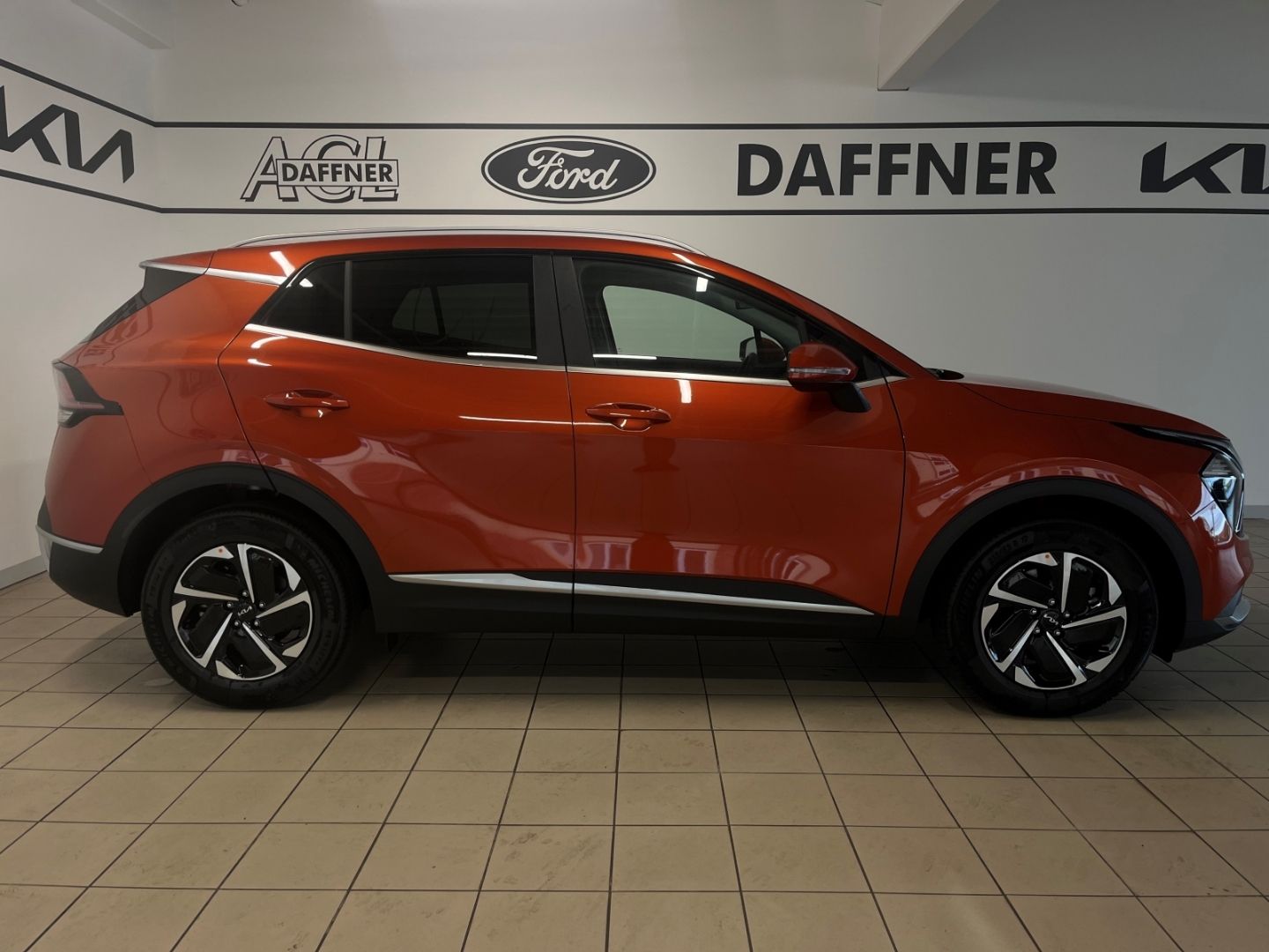 Fahrzeugabbildung Kia Sportage 1.6 T-GDI Vision, Teilleder, Navi, Elkt