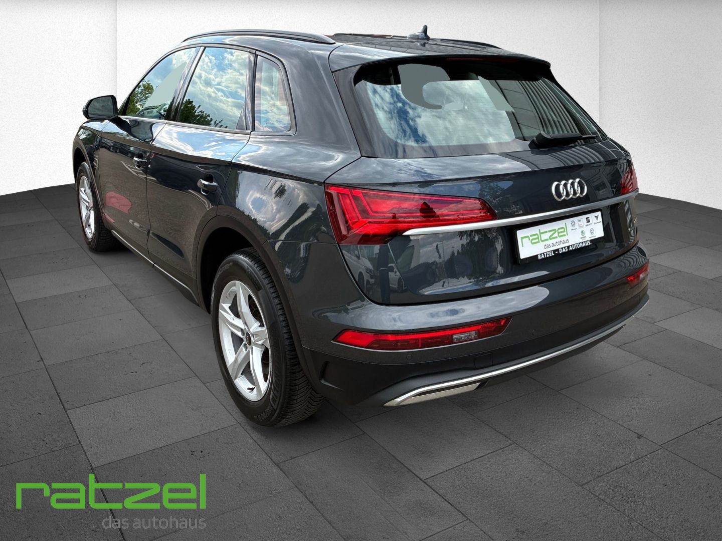 Fahrzeugabbildung Audi Q5 40 TDI quattro S tronic Navi LED RFK Virtual